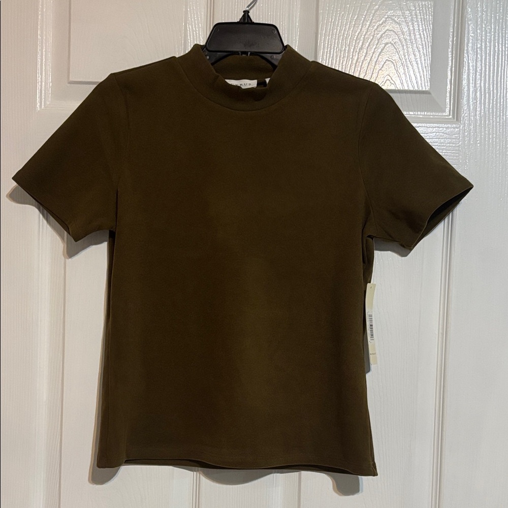NWT Cyrus mock neck top